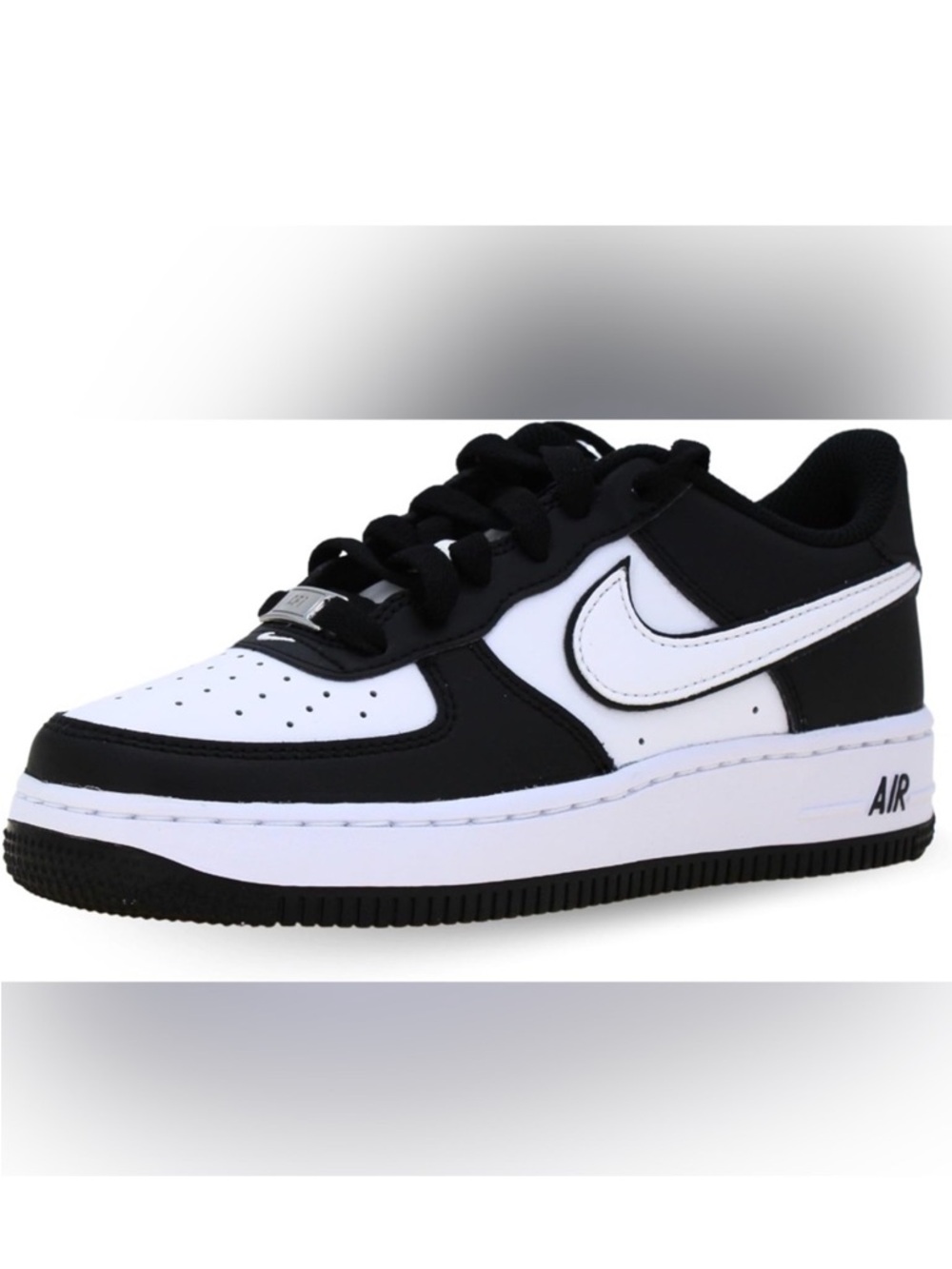 Nike Air Force 1 Low LV8 2 GS "Panda" sneakers in black and white leather size 6